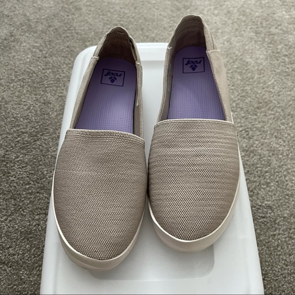 Reef Rose Flats - Picture 2 of 5